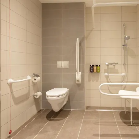 - Airport By Ihg Hotel Eindhoven