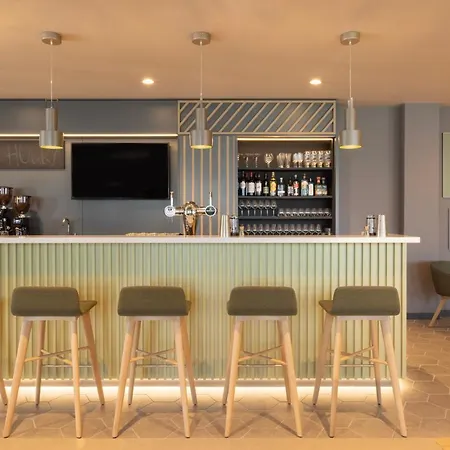 - Airport By Ihg Eindhoven