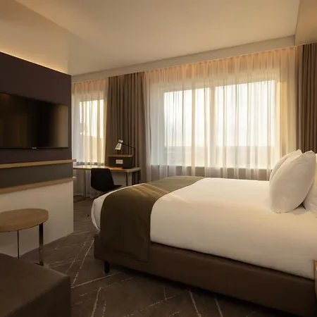 - Airport By Ihg Hotel 4*