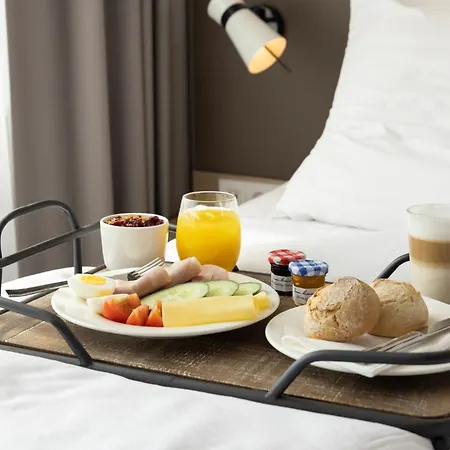 - Airport By Ihg Eindhoven