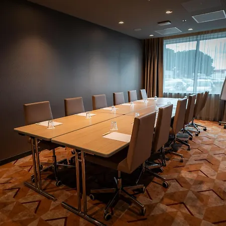 - Airport By Ihg 4* Eindhoven