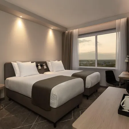 Hotel - Airport By Ihg 4*