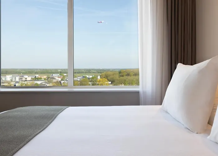 - Airport By Ihg 酒店 埃因霍温