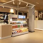 Hotel - Airport By Ihg 4*