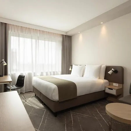 - Airport By Ihg Otel