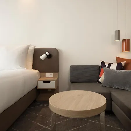 - Airport By Ihg Eindhoven