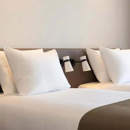 - Airport By Ihg 4* 에인트호번