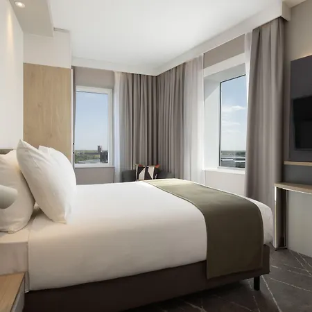 - Airport By Ihg Hotel Eindhoven