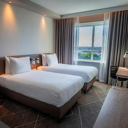 Hotel - Airport By Ihg 4*