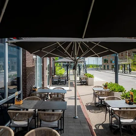 - Airport By Ihg Hotel Eindhoven