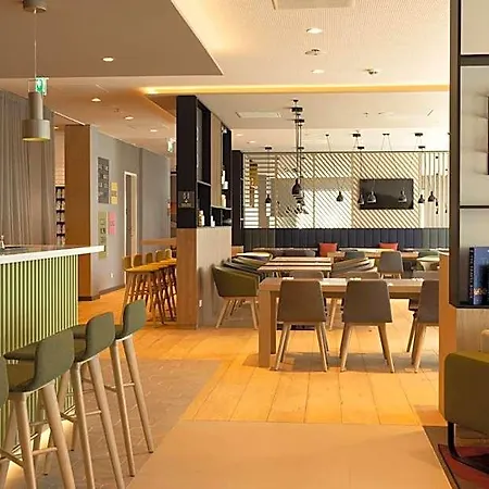 Hotel - Airport By Ihg 4*