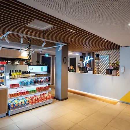 Hotel - Airport By Ihg 4*