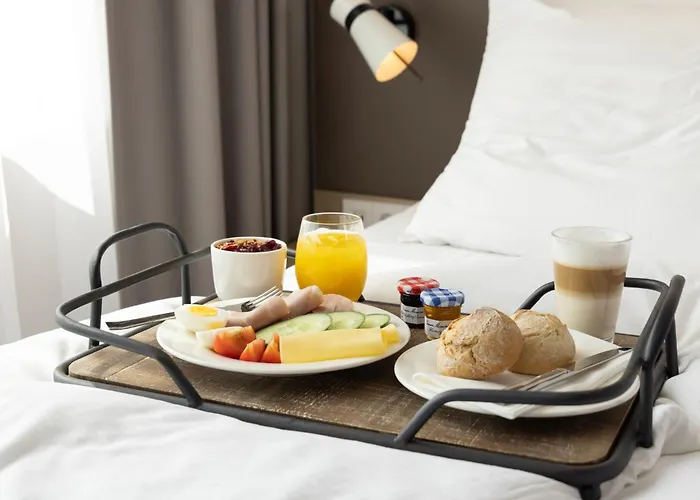 - Airport By Ihg Eindhoven