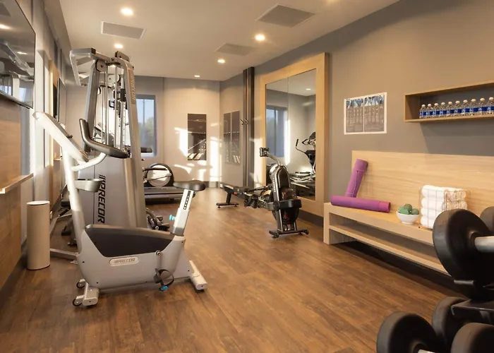 - Airport By Ihg Hotel Eindhoven