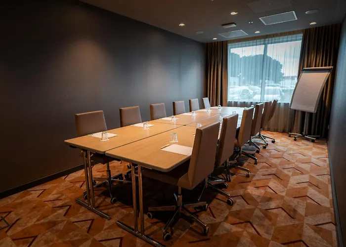 - Airport By Ihg 4* Eindhoven