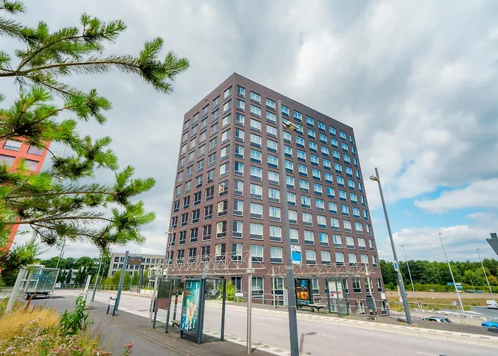 Hotel - Airport By Ihg 4*