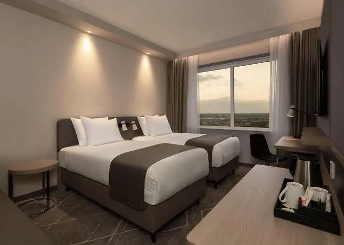 Hotel - Airport By Ihg 4*