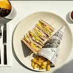- Airport By Ihg Eindhoven