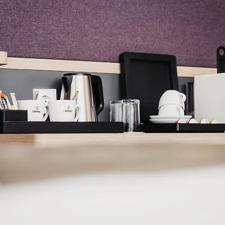 - Airport By Ihg Eindhoven