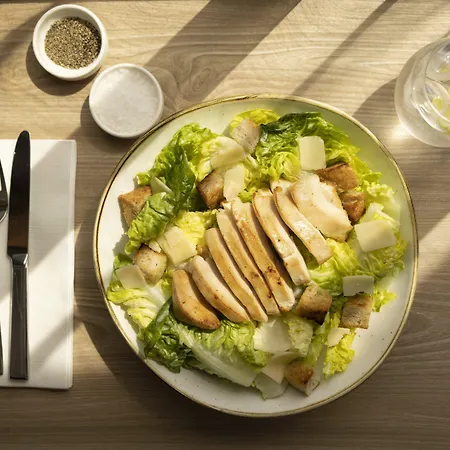 - Airport By Ihg Eindhoven