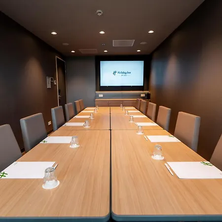 - Airport By Ihg Hotel 4*